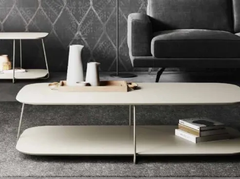 Tavolino elegante e minimal, con struttura in tondino di metallo, doppio piano d'appoggio in legno Plane di Doimo Salotti