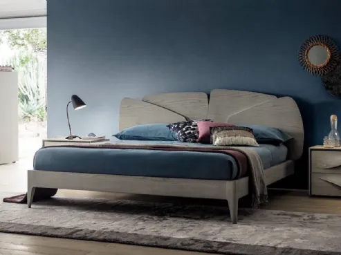 Letto matrimoniale in legno con testiera di design Stone di Napol