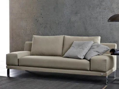 Divano dallo stile minimal con rivestimenti vari Logan di Doimo Salotti