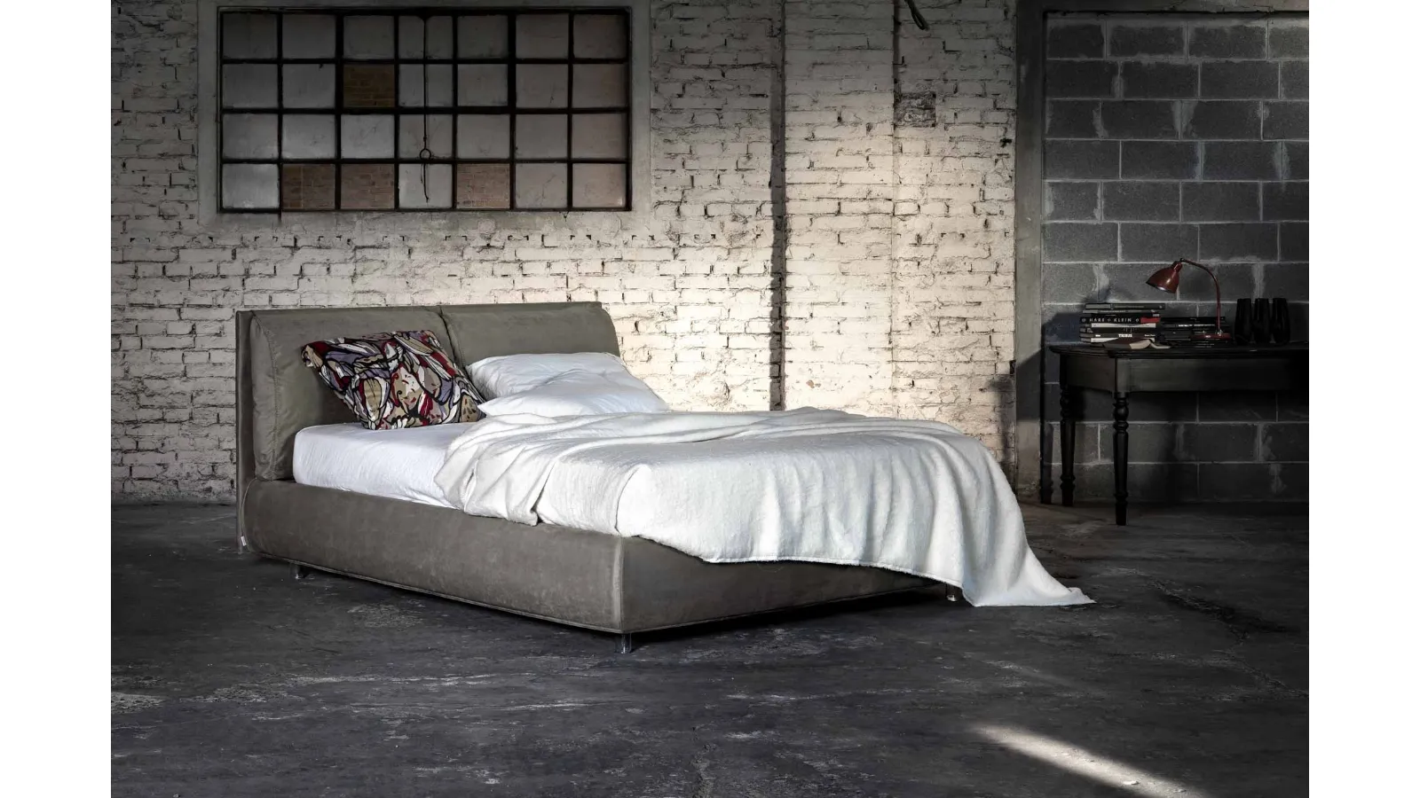 Letto con testiera Gipsy di Veneran