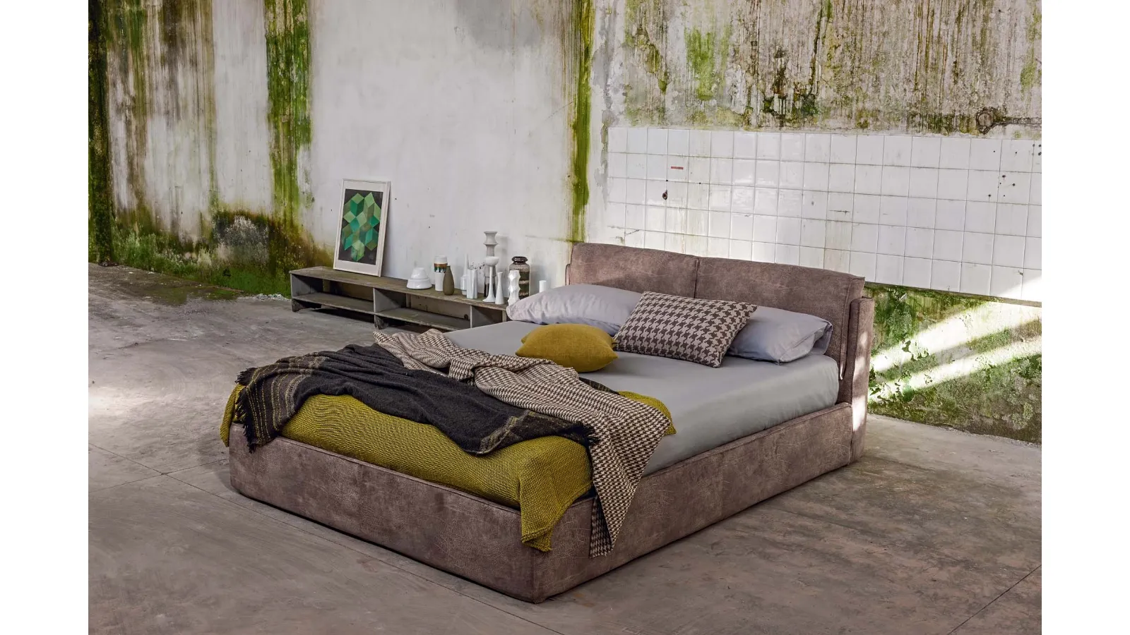 Letto imbottito Icaro di Veneran