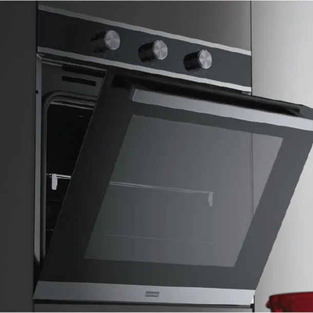 Forno con sistema Smooth2Close di Franke