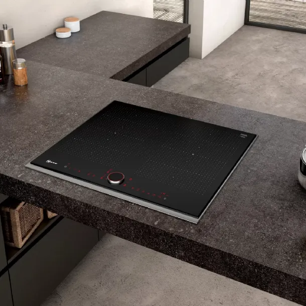 Piano cottura a induzione 60 cm con profili di NEFF