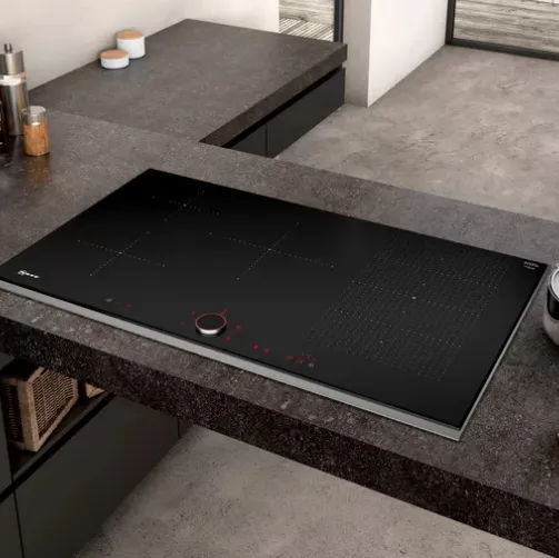 Piano cottura a induzione 80 cm Nero con profili di NEFF