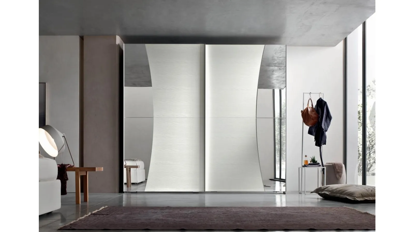 Armadio Harp in Frassino Bianco con specchio di Maronese Acf