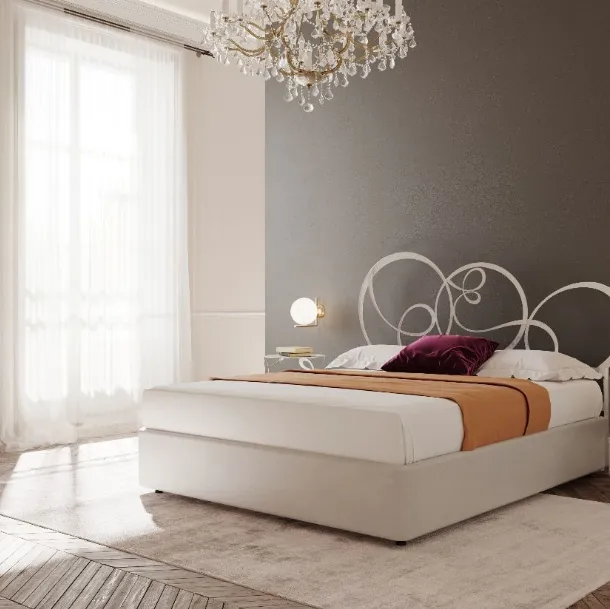 Letto con tastiera decorativa lavorata a mano in ferro Gerico di Barel