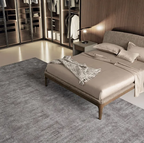 Letto in tessuto con struttura in legno semplice ed essenziale con testiera lievemente arcuata Elegance di Dall'Agnese