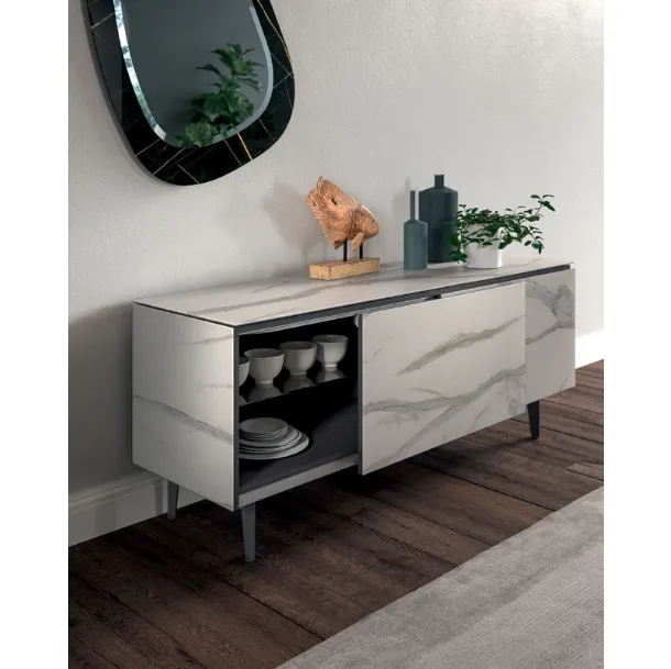 Madia moderna Plana in marble glass Onice lucido di Ozzio