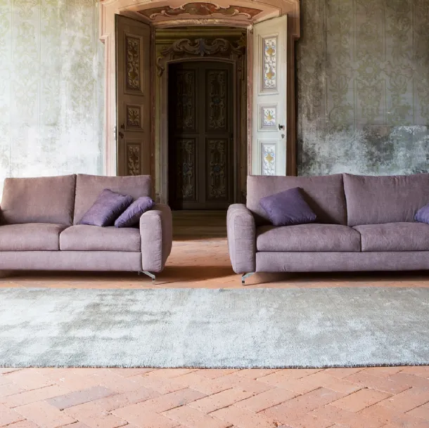 Divano in tessuto con piedini in metallo Liss Cut di Family Bedding