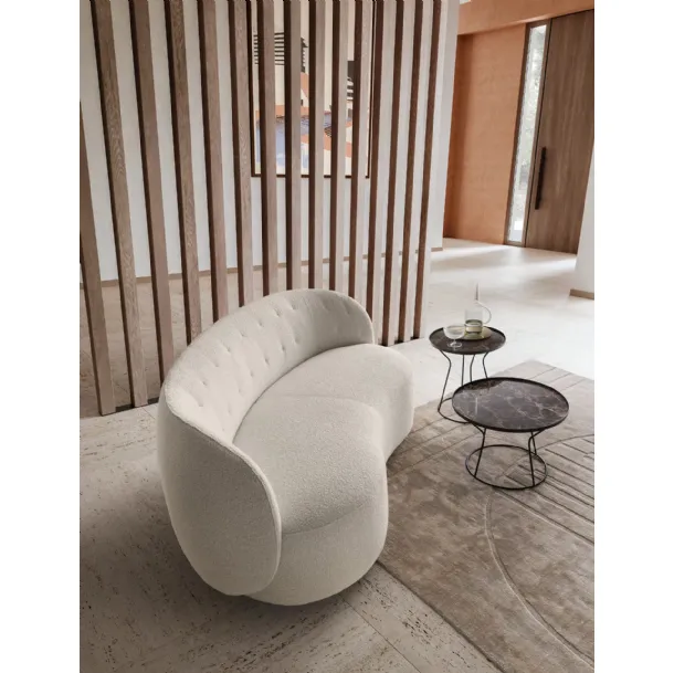 Divano lineare Moby Loveseat in tessuto di Le Comfort