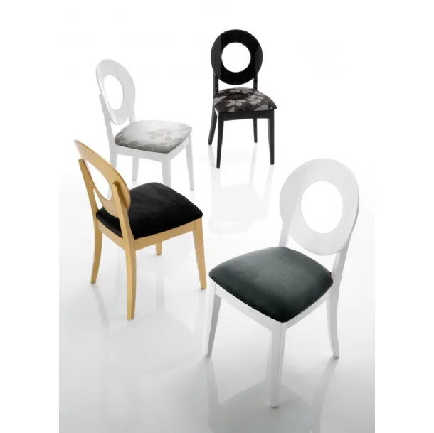 Sedia Duchessa con struttura in legno e rivestimento in ecopelle o tessuto Eurosedia