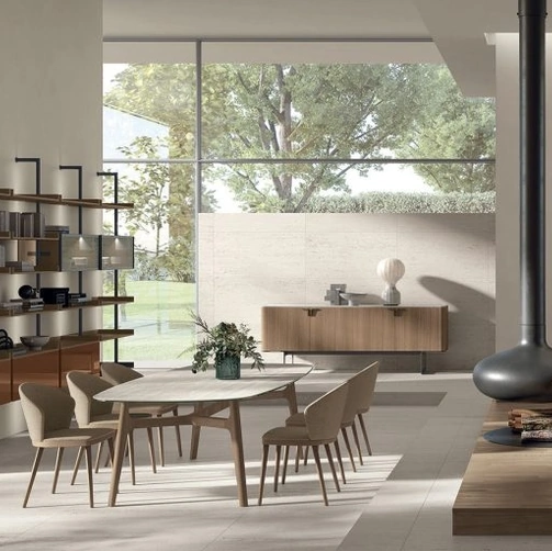 Sedia Meryl in tessuto e legno di Tomasella