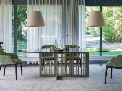 Tavolo con base in metallo chiaro e top in Laminam Mastertable di Dall'Agnese