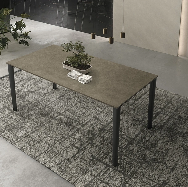 Tavolo fisso Yago in ceramica fokos terra di Sedit