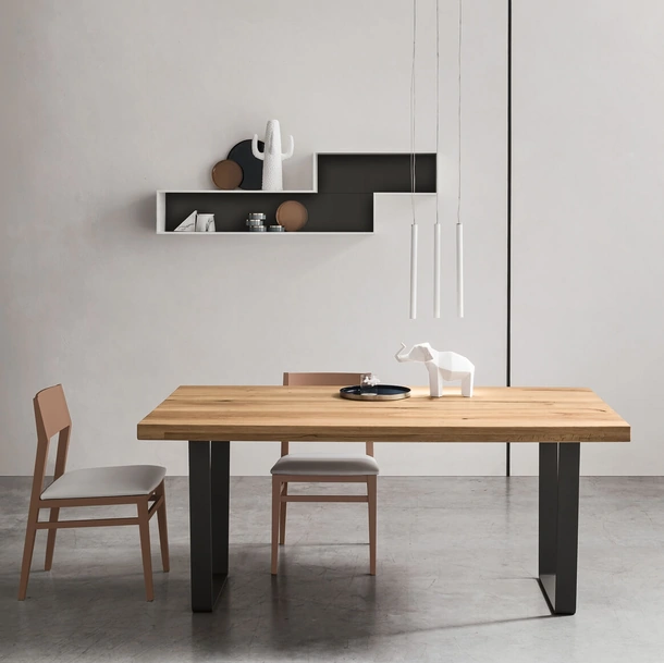 Tavolo Strong in legno massiccio di Maronese