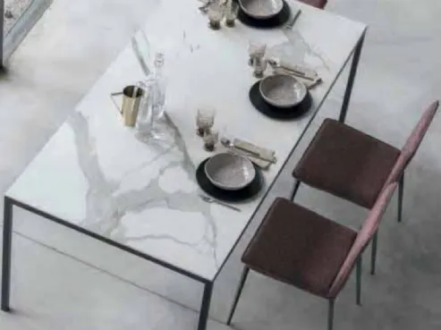 Tavolo fisso con piano in ceramica effetto marmo Strong di Sedit