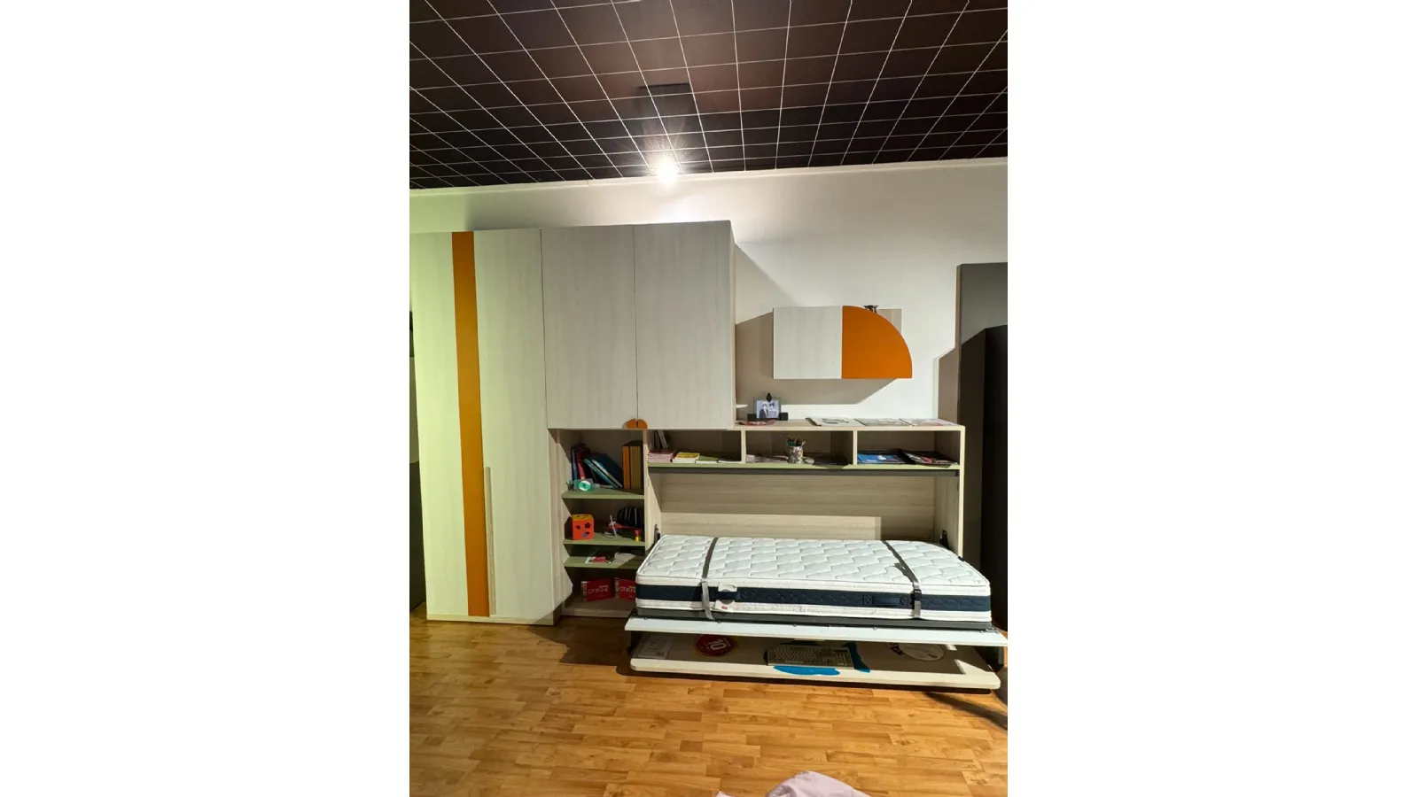 Cameretta offerta con letto a scomparsa