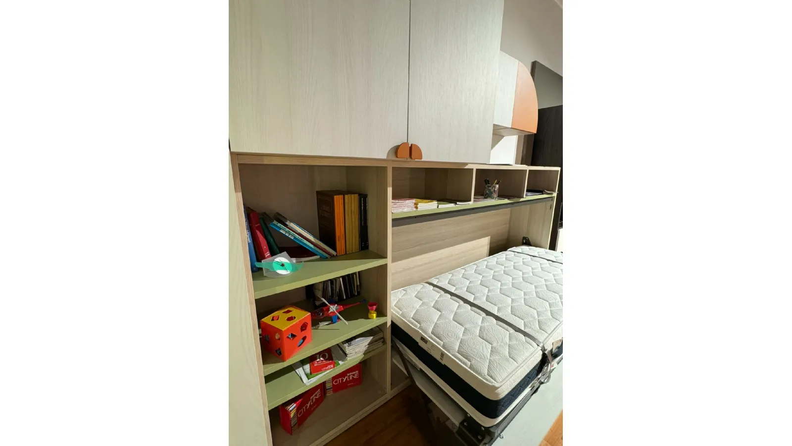 Cameretta offerta con letto a scomparsa