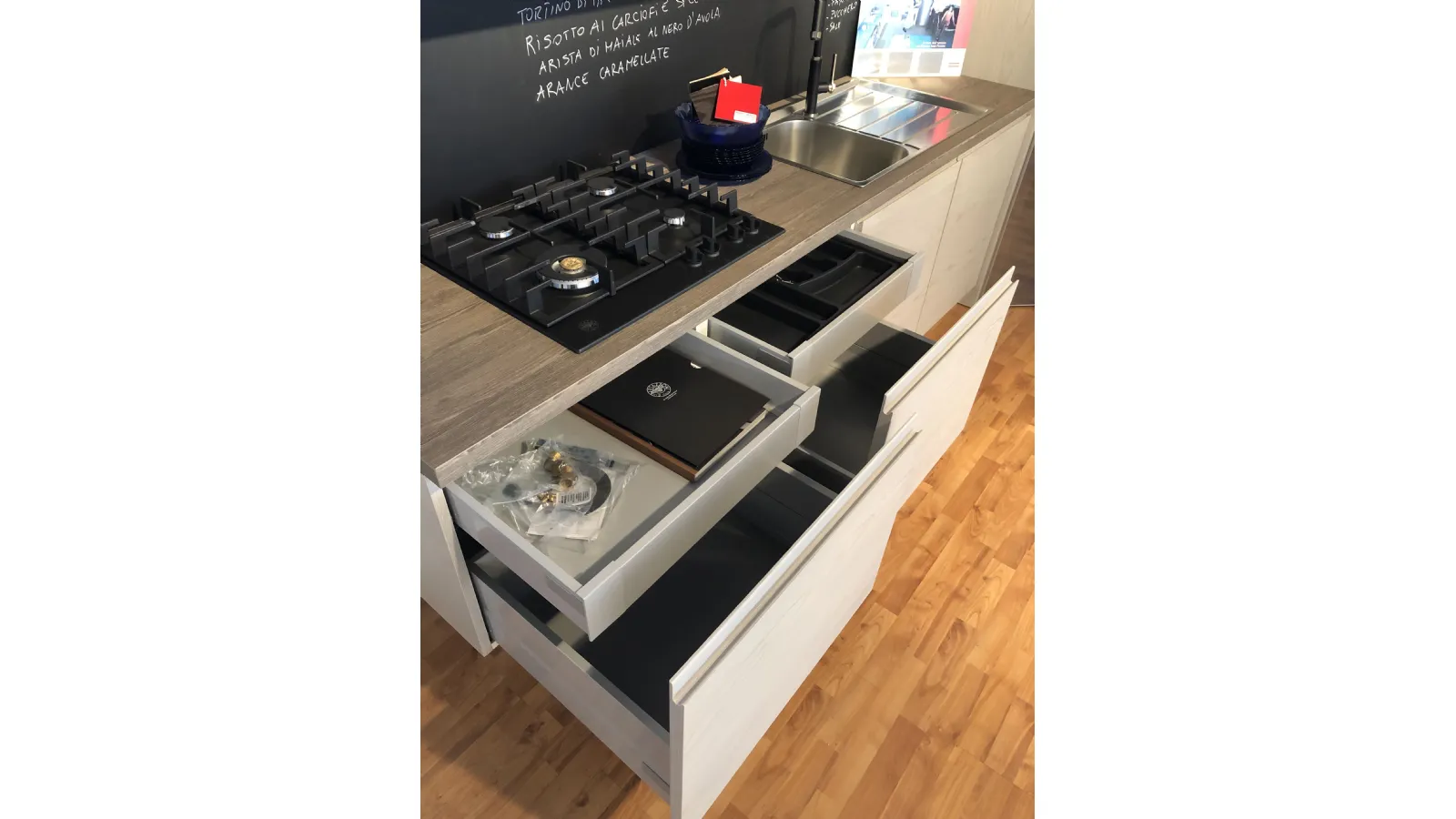 Cucina Arrex arcobaleno sole in offerta outlet