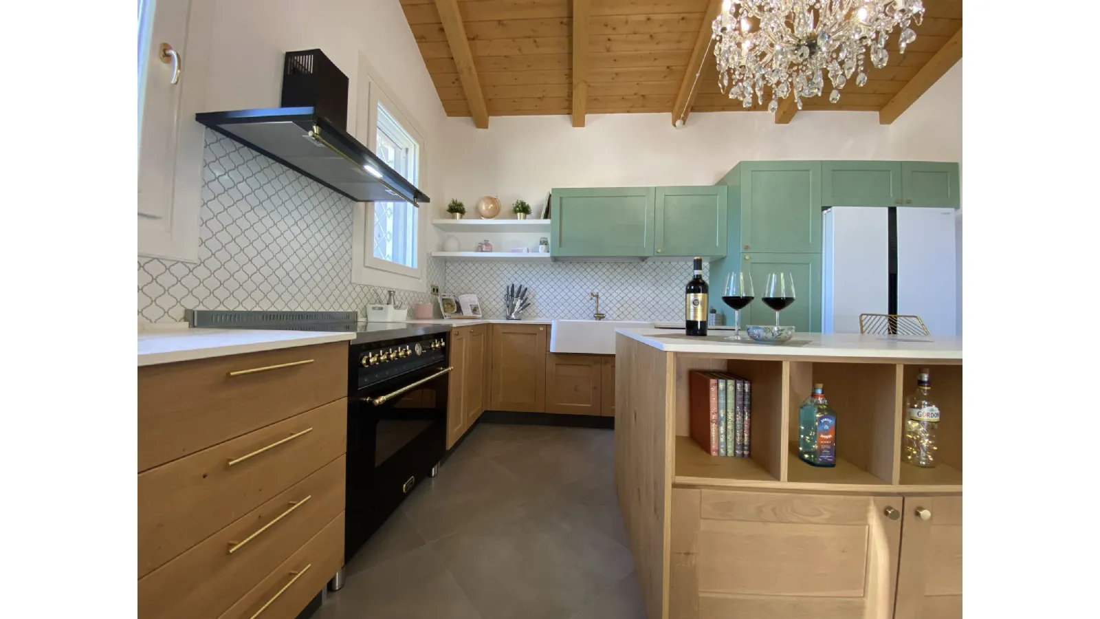 Cucina Rovere e Laccata Verde