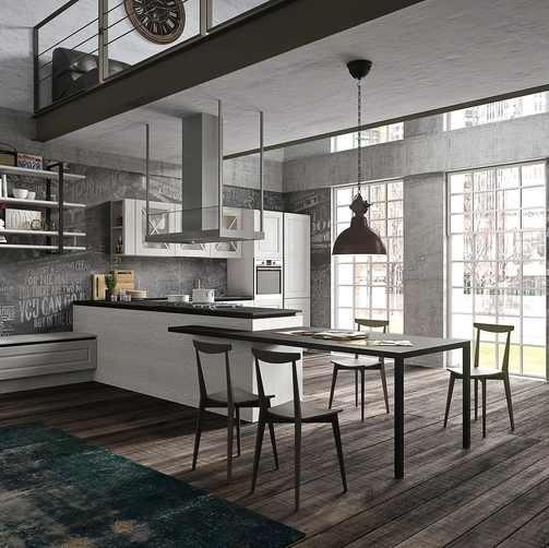 Cucina Classica  con penisola Bellagio in legno laccato Bianco Ghiaccio decapé di Aran