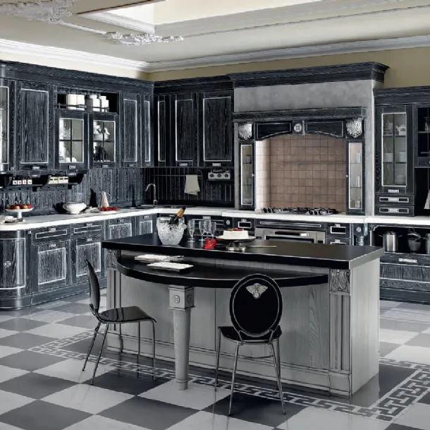 Cucina Classica angolare con isola centrale Imperial Charme in Fassino Antracite decapato con decorazioni argento di Aran