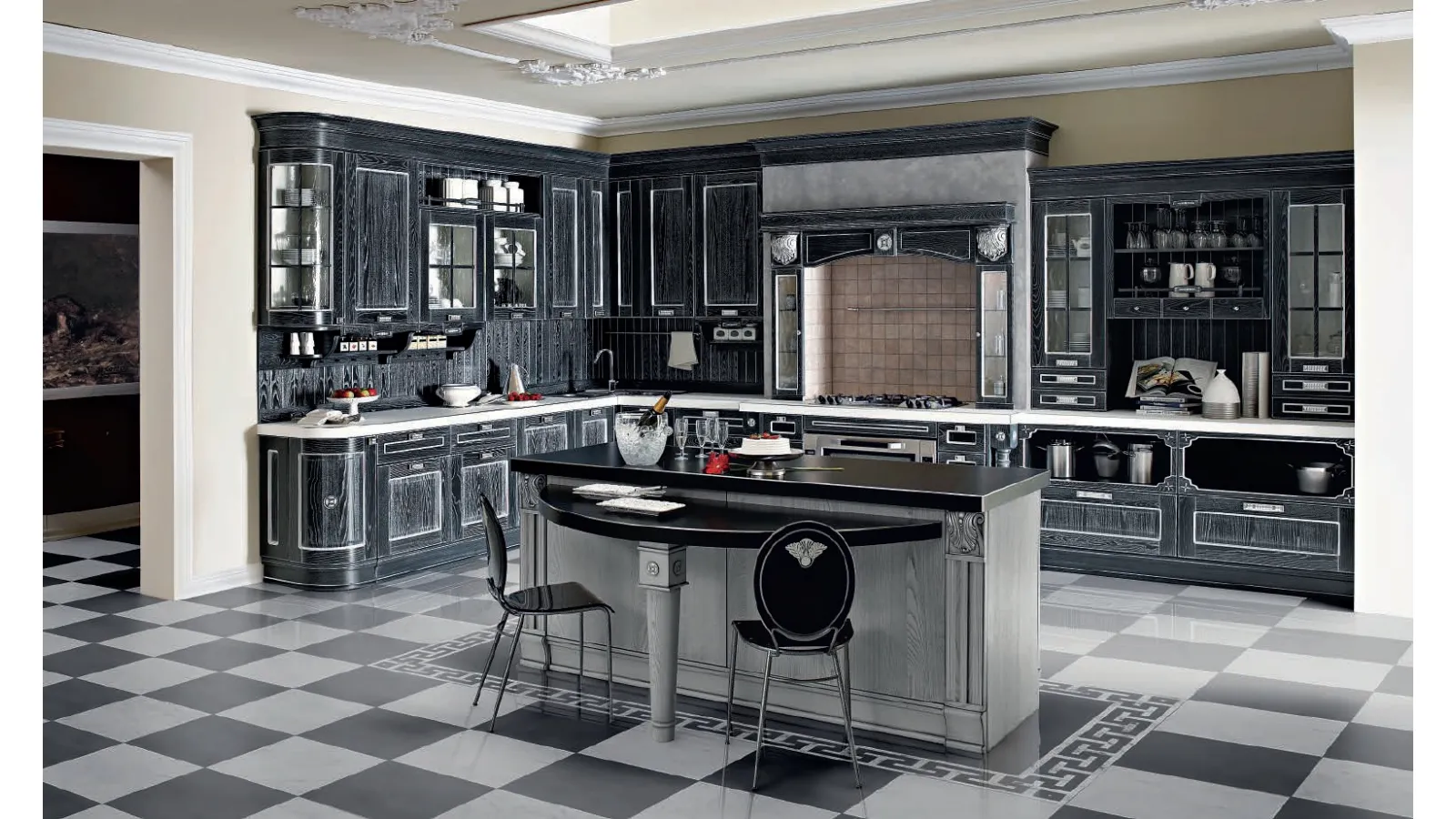 Cucina Classica angolare con isola centrale Imperial Charme in Fassino Antracite decapato con decorazioni argento di Aran