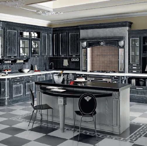 Cucina Classica angolare con isola centrale Imperial Charme in Fassino Antracite decapato con decorazioni argento di Aran