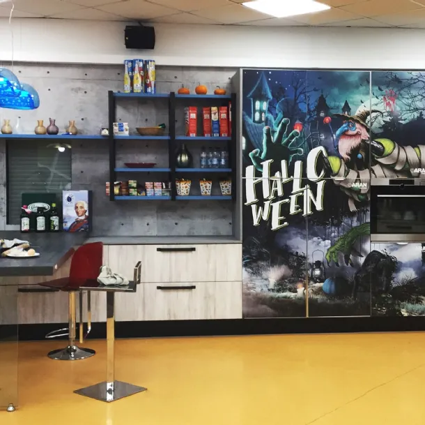 Cucina Design Cover angolare in legno con decorazione Halloween di Aran