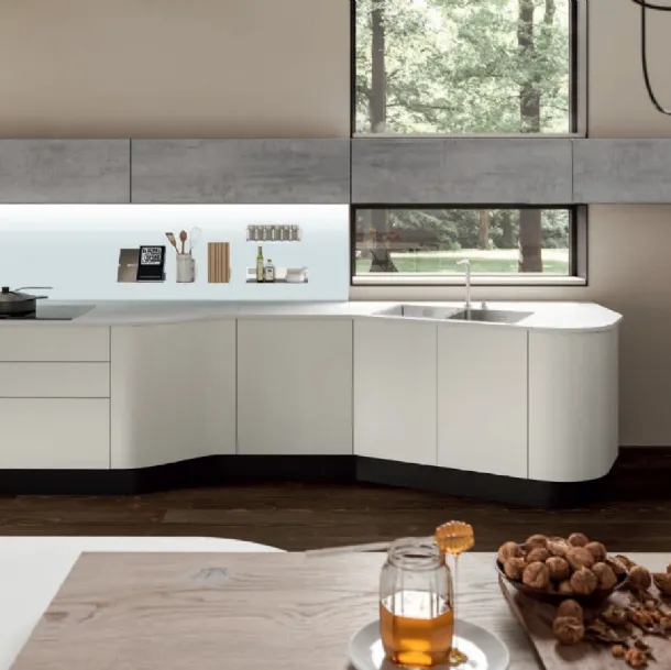 Cucina Design lineare con forme asimmetriche Erika in LPL Bianco di Aran