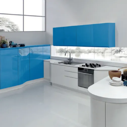 Cucina Design angolare con penisola Masca in laccato Blu e Bianco lucido di Aran