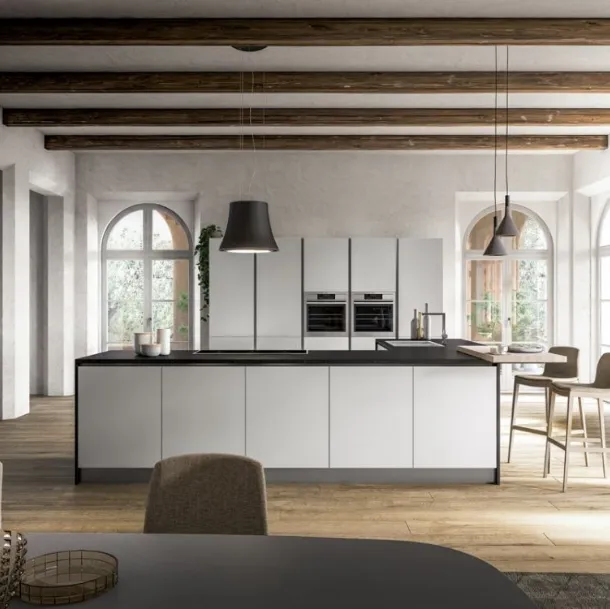 Cucina Moderna angolare con penisola Fenix in laminato Bianco Kos di Arrex