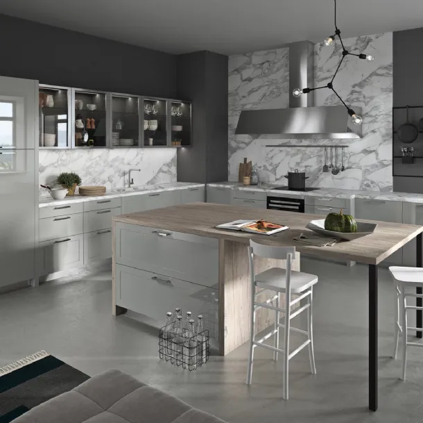 Cucina Moderna angolare Vita Bella in laccato lucido Grigio e top in marmo di Carrara di Aran