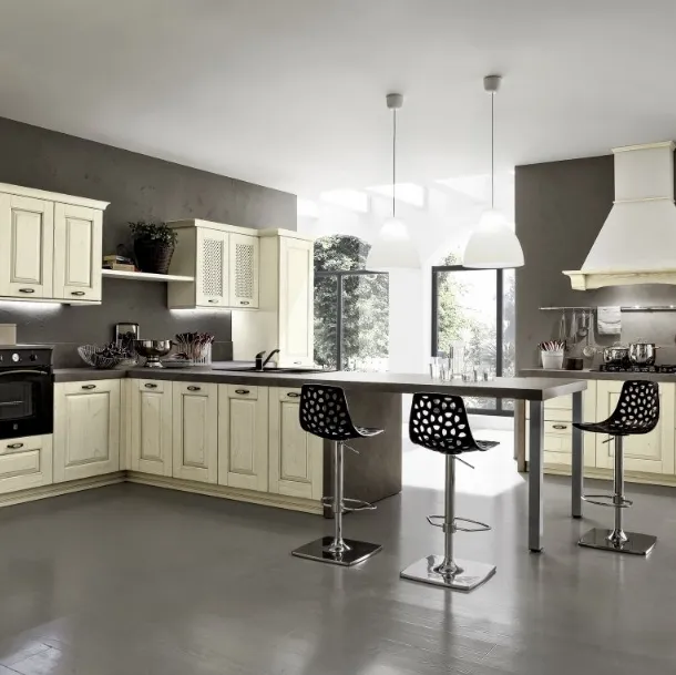 Cucina Shabby Chic angolare con penisola Nora in legno laccato Decapé Bianco Antico di Arrex