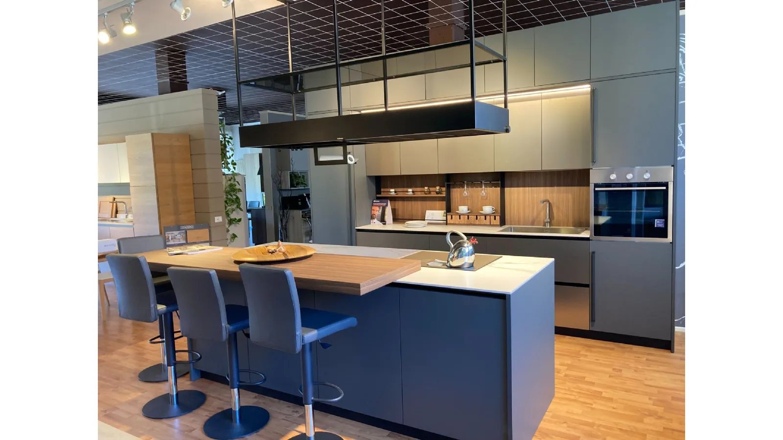Cucina ad isola Erika Aran con forte sconto 