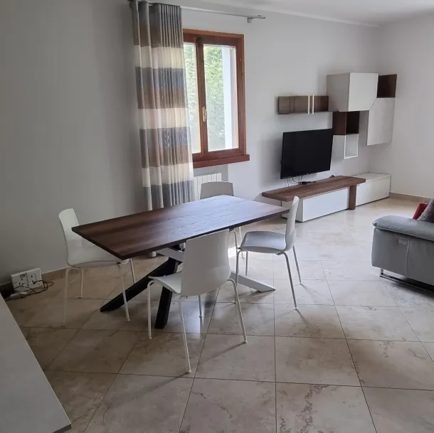 realizzazione arredo sala zona living pranzo e madia